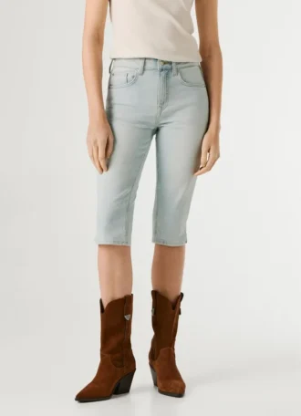 Bermudas vaqueras de corte ajustado