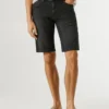 Bermudas vaqueras de corte ajustado