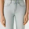 Bermudas vaqueras de corte ajustado