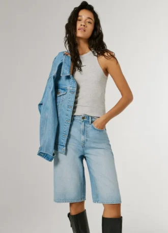 Bermudas vaqueras de corte holgado