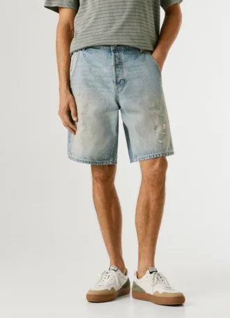 bermudas vaqueras de corte holgado 2 5 330x456 - Bermudas vaqueras de corte holgado