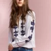 Blusa con bordado floral Blusa con bordado floral