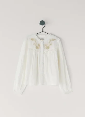 Blusa con detalles bordados