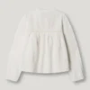 Blusa con detalles bordados