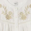 Blusa con detalles bordados