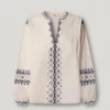 Blusa con detalles bordados
