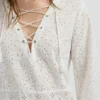 Blusa con detalles calados Blusa con detalles calados