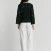 Blusa con detalles calados