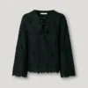 Blusa con detalles calados