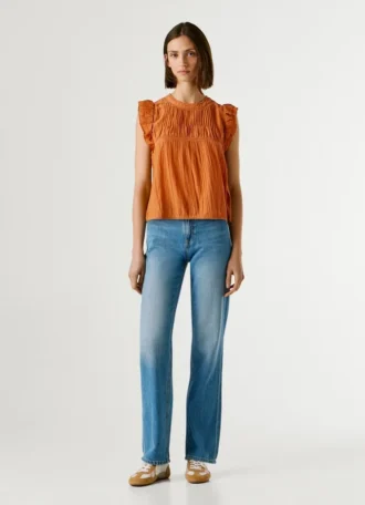 Blusa con detalles plisados