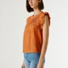 Blusa con detalles plisados Blusa con detalles plisados