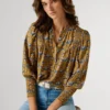 Blusa con estampado floral
