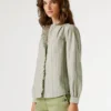 Blusa de rayas con cuello mao