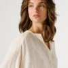 Blusa fluida con cuello mao Blusa fluida con cuello mao
