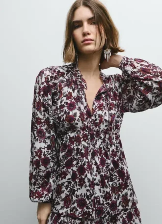 Blusa fluida con estampado floral
