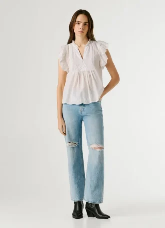 Blusa fluida con mangas de mariposa