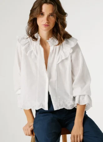 Blusa fluida con volantes
