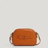 Bolso bandolera con efecto piel y logotipo