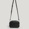 Bolso bandolera con efecto piel y logotipo