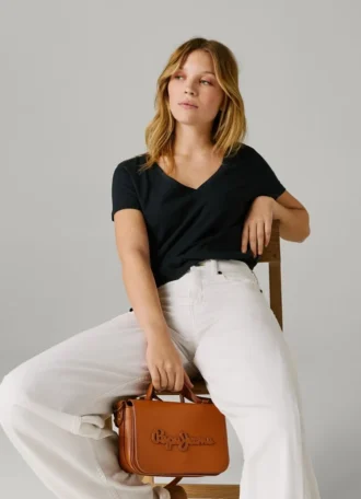 Bolso bandolera con solapa efecto piel