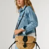 Bolso de hombro de yute con solapa Bolso de hombro de yute con solapa
