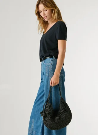 Bolso de rafia con forma de media luna