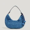 Bolso de rafia con forma de media luna