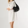 Bolso en forma de media luna con efecto piel Bolso en forma de media luna con efecto piel