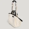 Bolso shopper con logotipo en relieve