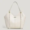 Bolso tote con efecto piel y tachuelas