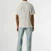 Camisa a rayas con cuello cubano