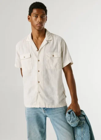 Camisa con cuello cubano