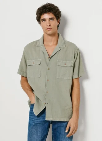 Camisa con cuello cubano