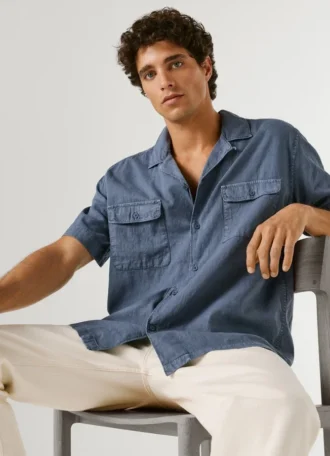 Camisa con cuello cubano