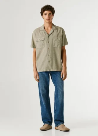 Camisa con cuello cubano