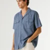 Camisa con cuello cubano Camisa con cuello cubano