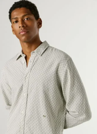 Camisa de corte regular con estampado geométrico