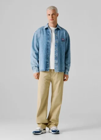 camisa de denim de corte holgado 2 1 330x456 - Camisa de denim de corte holgado