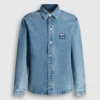 Camisa de denim de corte holgado