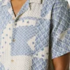 Camisa de patchwork con cuello cubano Camisa de patchwork con cuello cubano