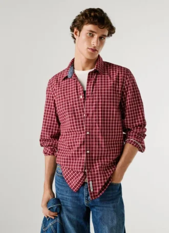 camisa de popeln a cuadros de corte entallado 1 330x456 - Camisa de popel&iacute;n a cuadros de corte entallado