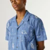 Camisa de popelín con cuello cubano Camisa de popelín con cuello cubano