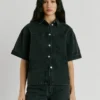 Camisa vaquera de corte holgado