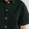 Camisa vaquera de corte holgado