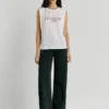 Camiseta con detalle de tachuelas Camiseta con detalle de tachuelas