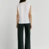 Camiseta con detalle de tachuelas Camiseta con detalle de tachuelas