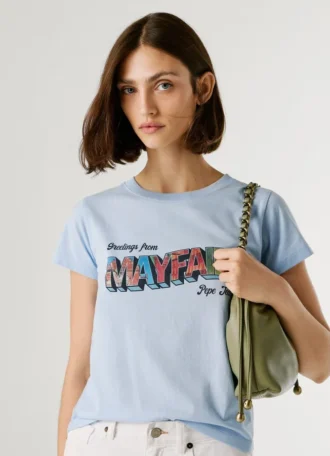 Camiseta con estampado artístico