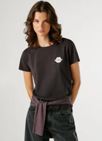 Camiseta con estampado artístico