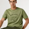 Camiseta con estampado artístico Camiseta con estampado artístico