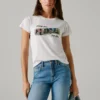 Camiseta con estampado artístico